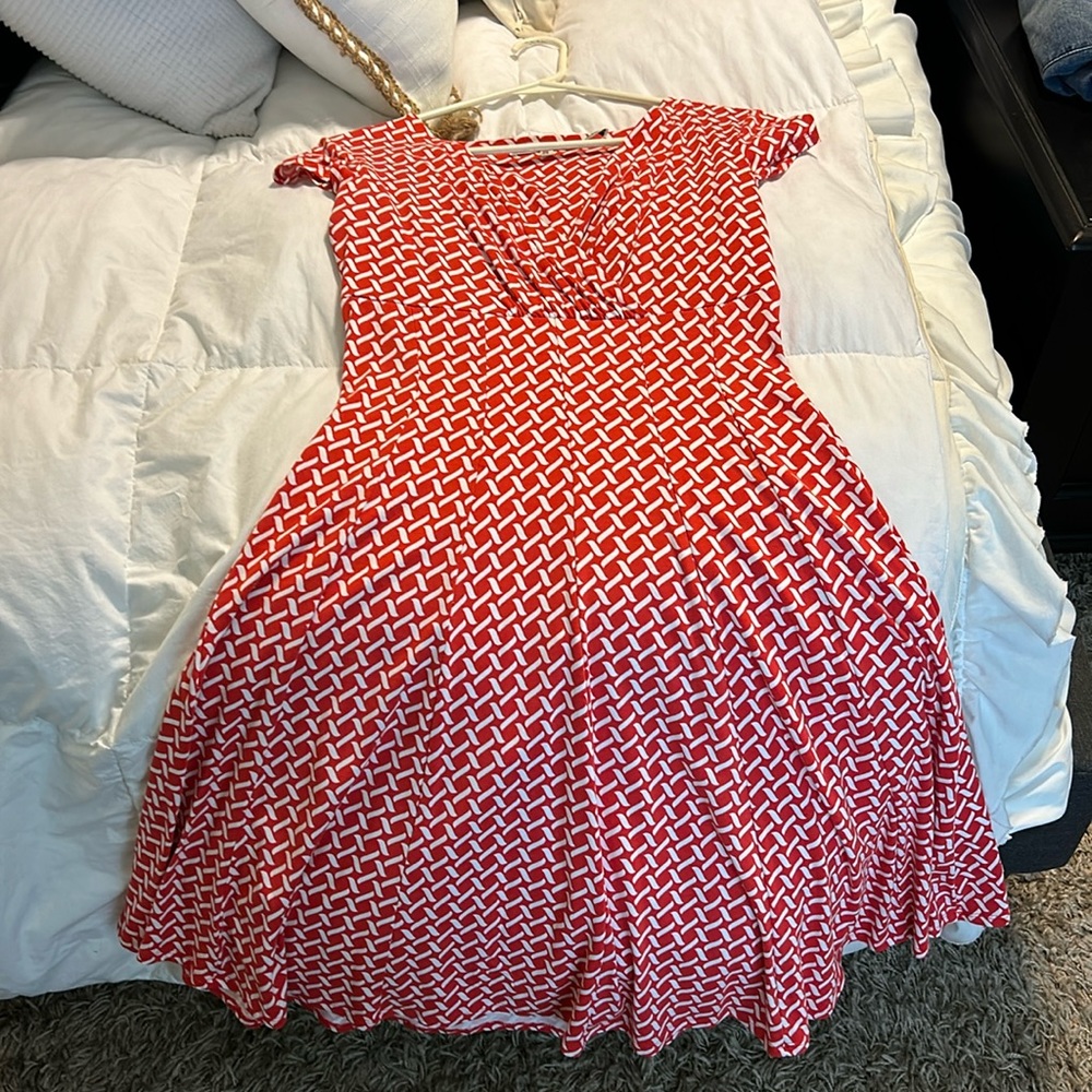 Sade fit and flare woman’s dress size 2 - Picture 4 of 5